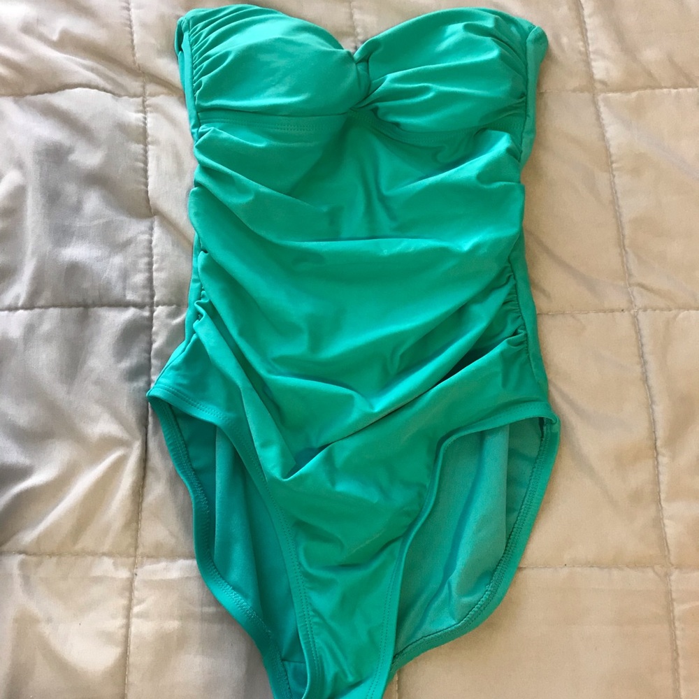 One piece swim suit